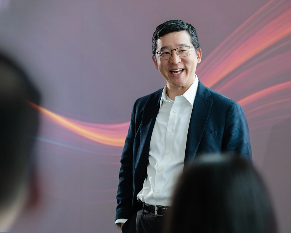 MBA Professor Stephen Park giving a presentation